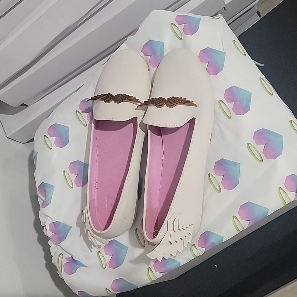 Esqape Flyh pink uv color changing flats size 9 NWOT